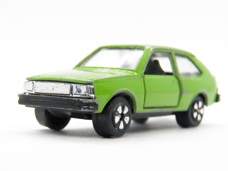 Illustration for article titled Playart 1:64 Volvo 343